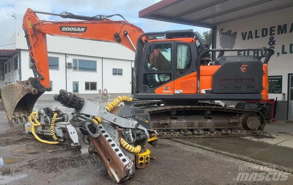 Doosan DX 235 Excavatoare