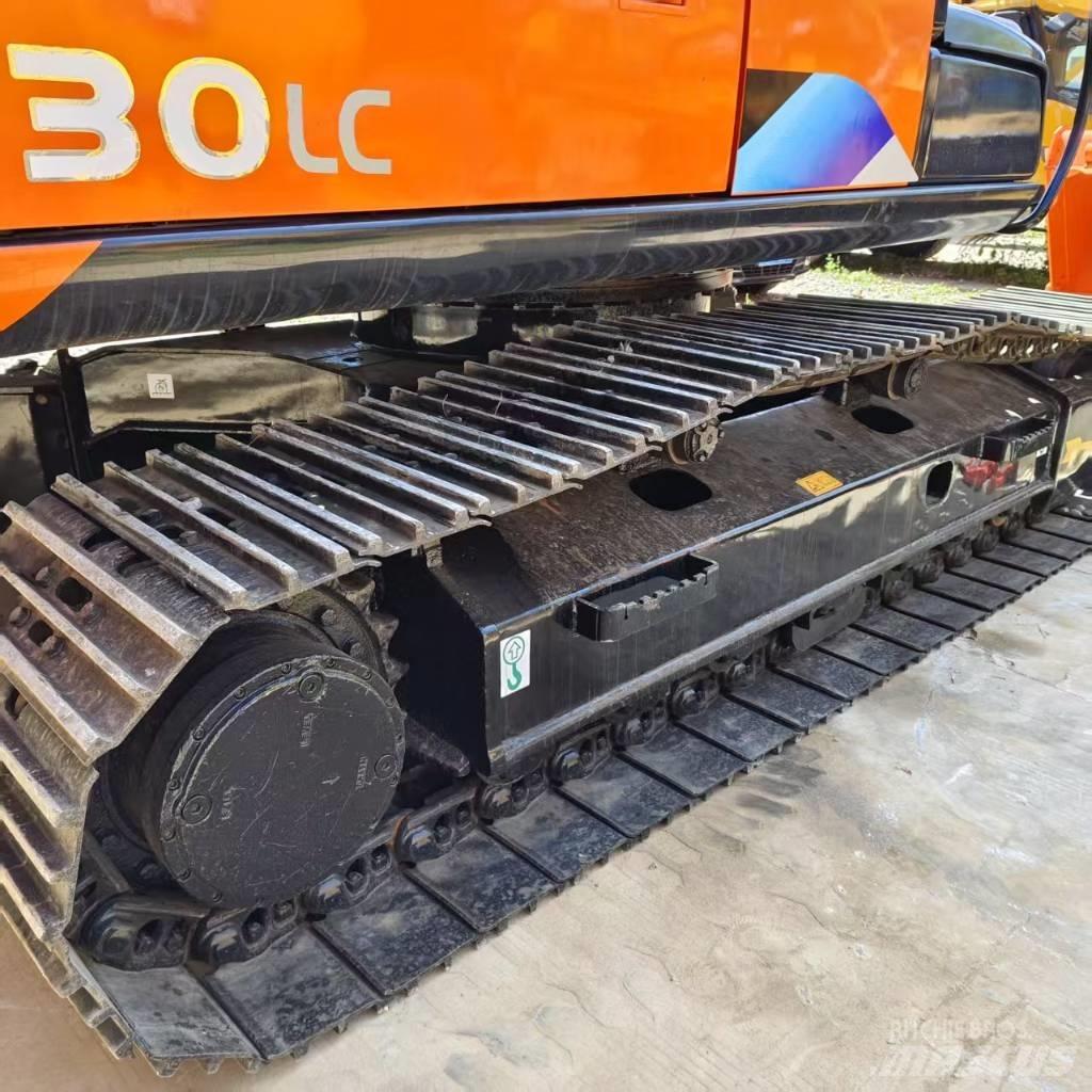 Hitachi ZX 130 Excavatoare pe șenile
