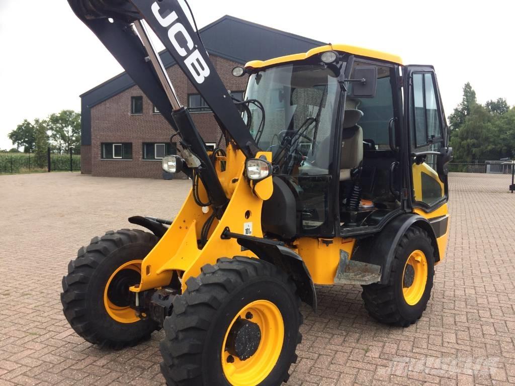 JCB 406 Incarcator pe pneuri