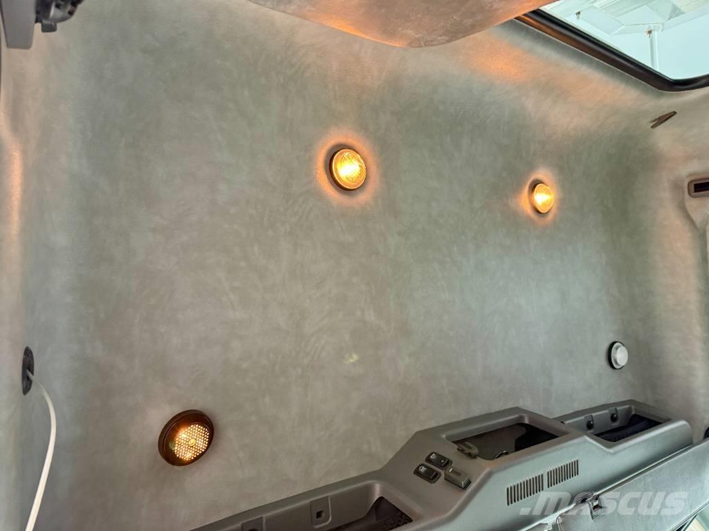 Mack GU813 Autotractoare