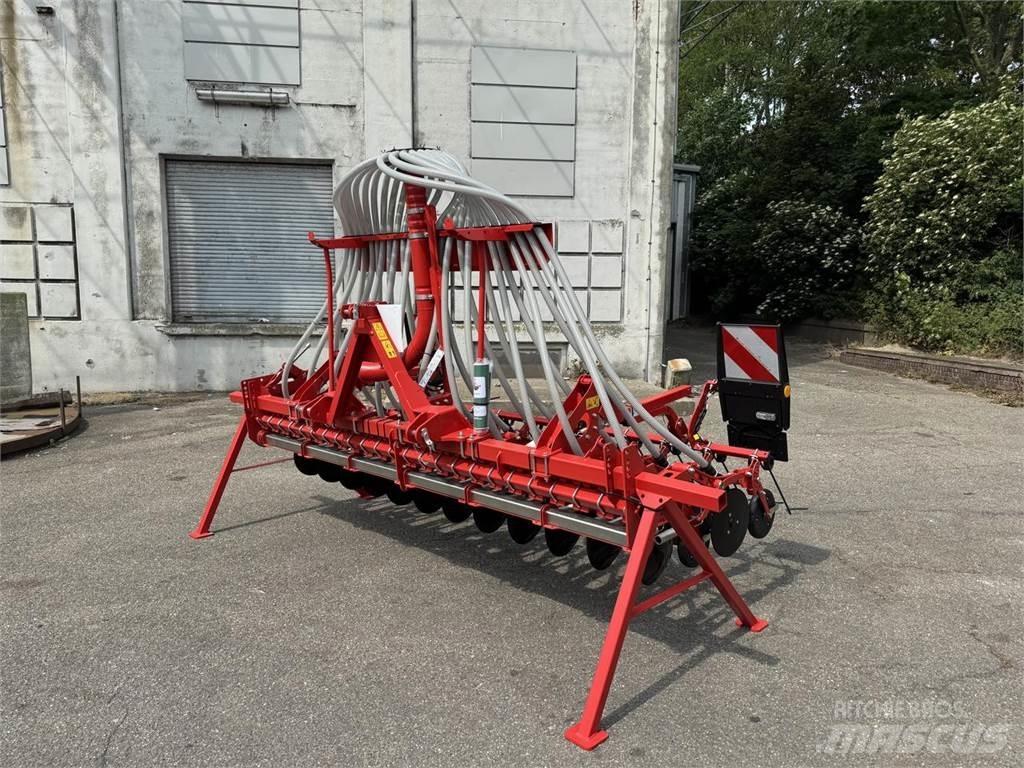 Kverneland CB 3000 Perforatoare