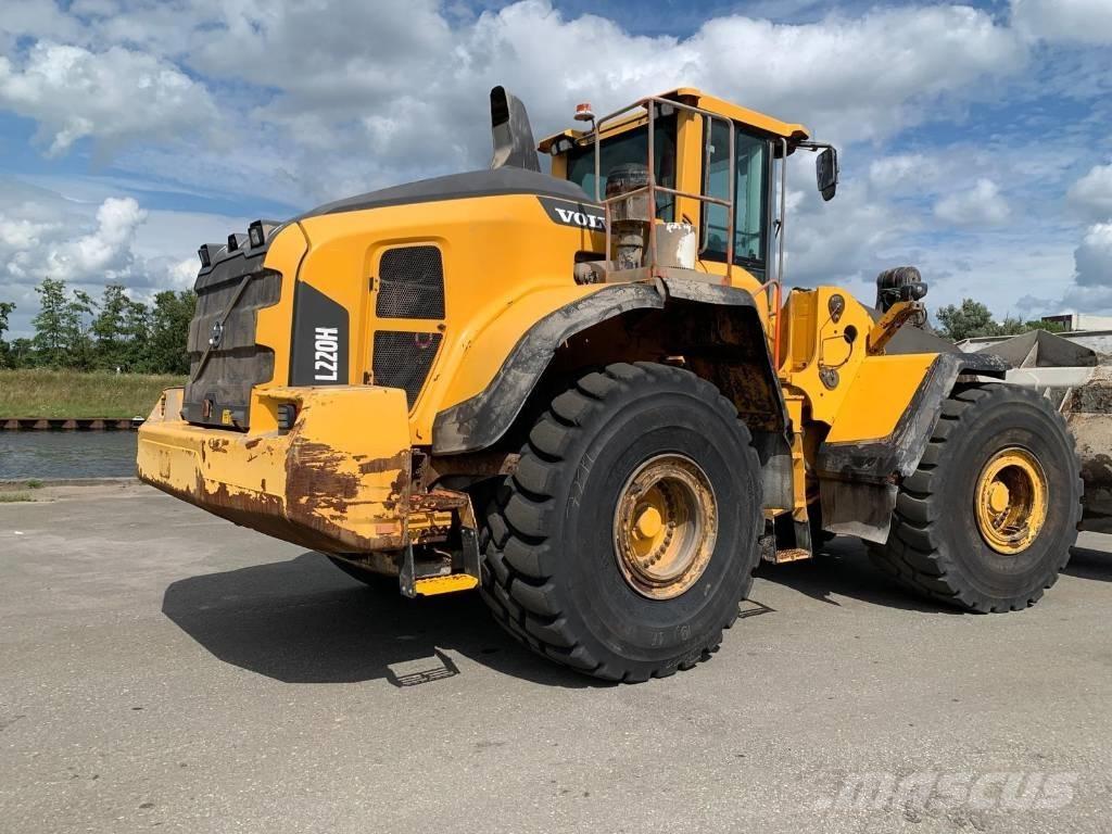 Volvo L 220 H Incarcator pe pneuri