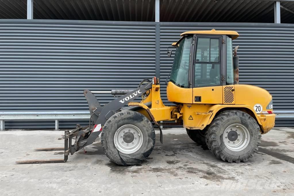 Volvo L 30 ZX Incarcator pe pneuri