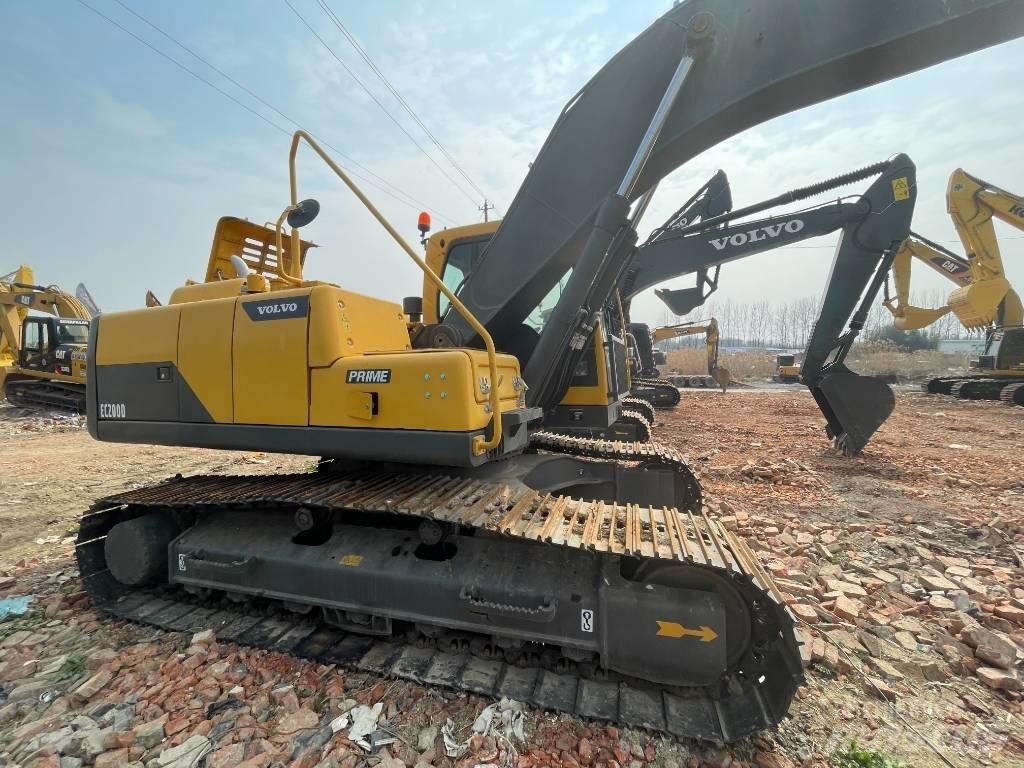 Volvo EC 200 Excavatoare pe șenile
