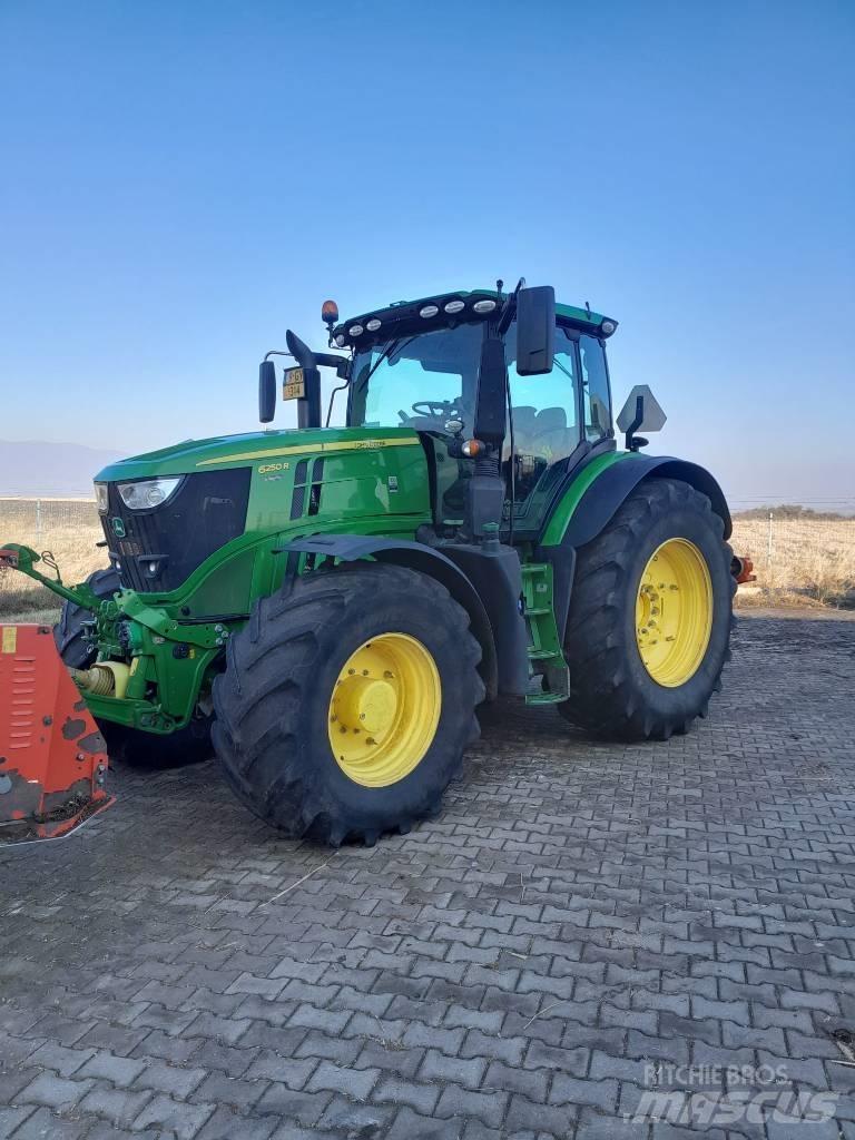 John Deere 6250R Tractoare