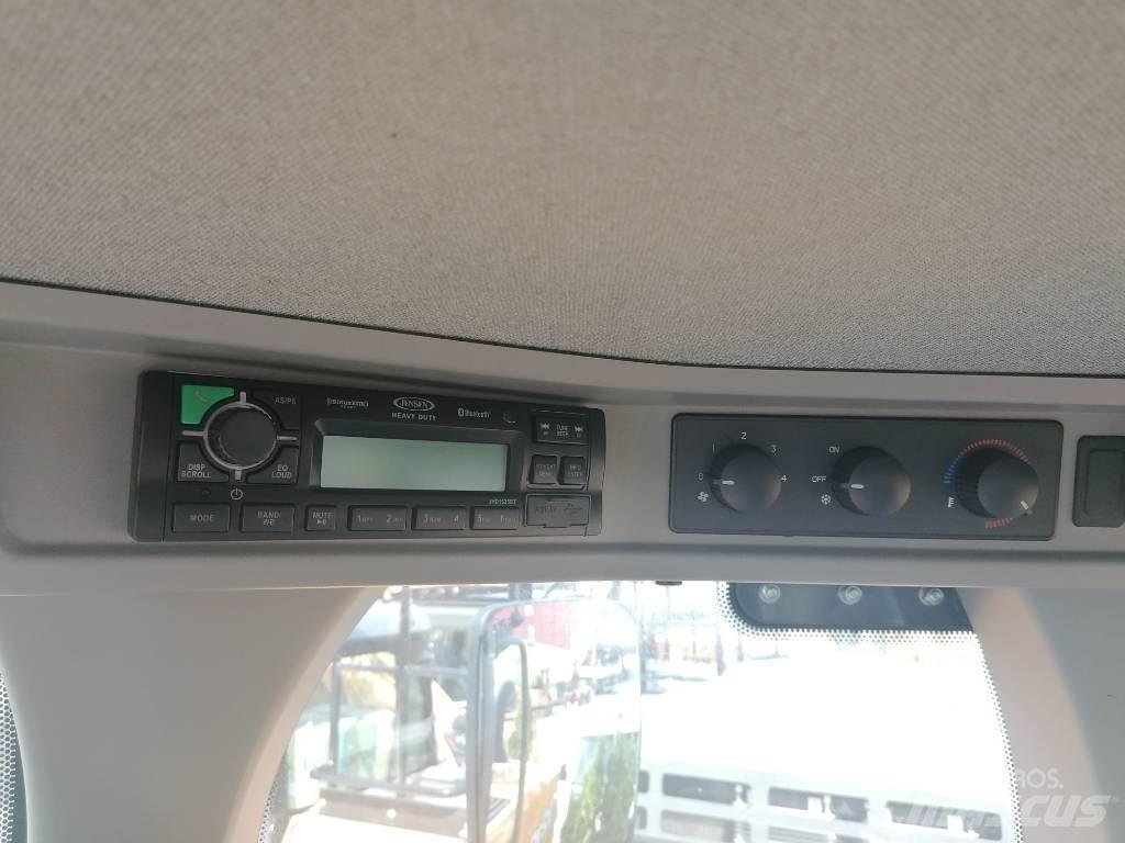 CASE 921 G Incarcator pe pneuri