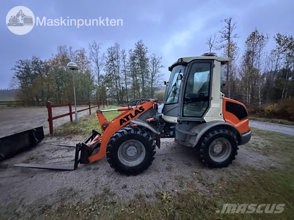 Atlas 65 Incarcator pe pneuri