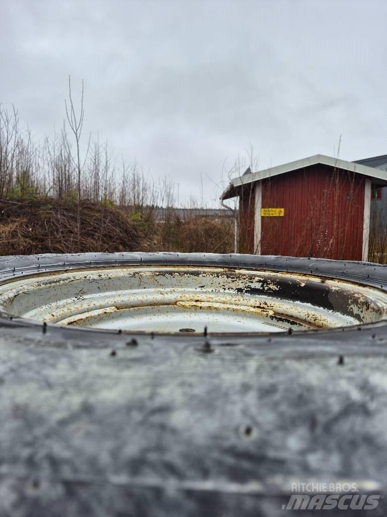 Dunlop 365/80R20 Anvelope, roti si jante