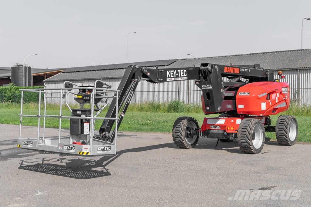 Manitou 200 ATJ e Nacele cu brat articulat
