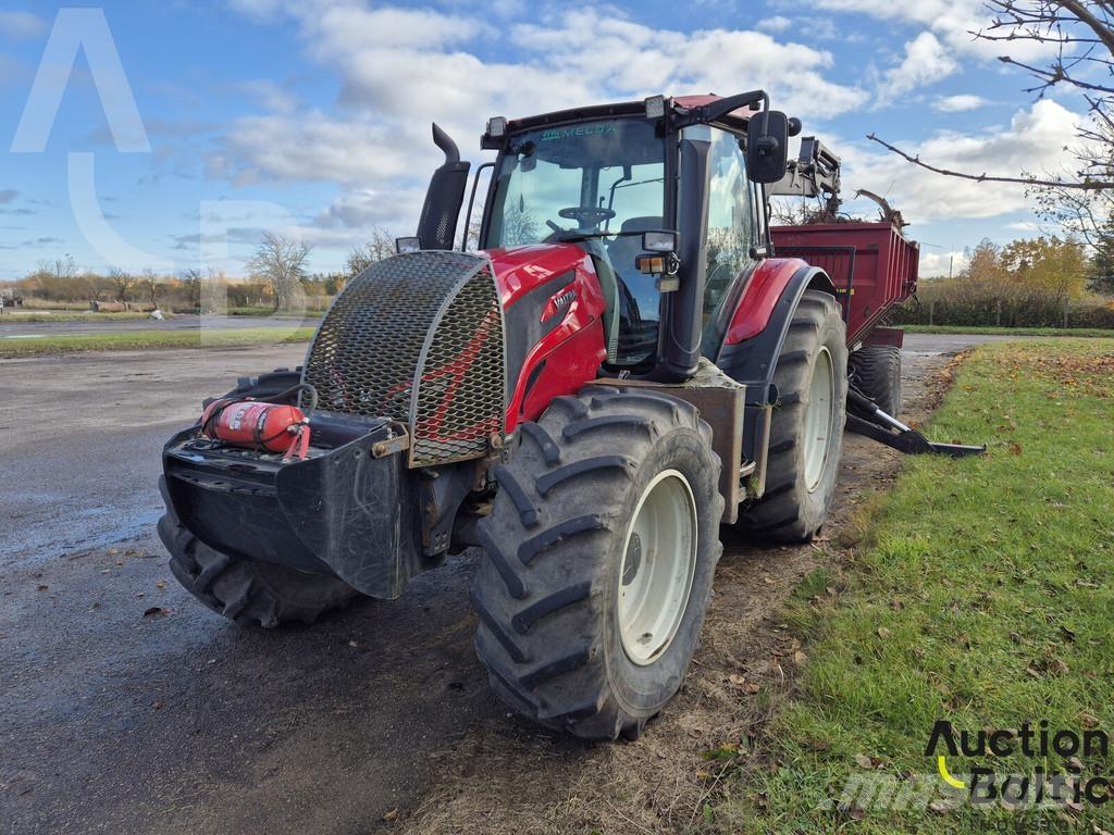 Valtra N114 EH Transportoare