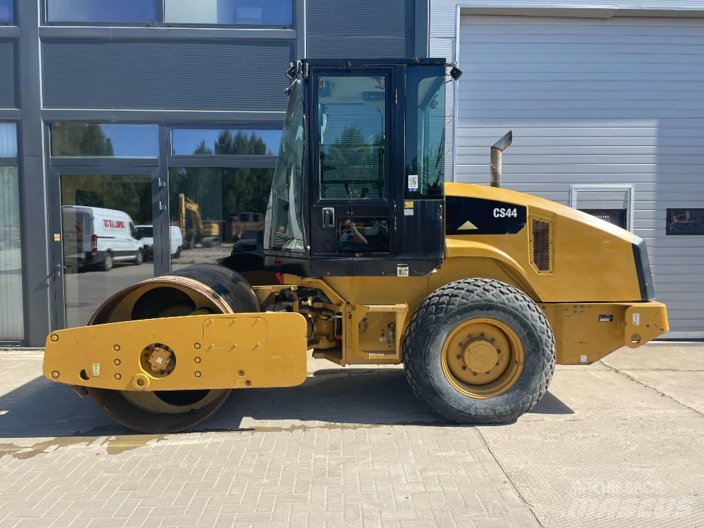 CAT CS44 Compactoare monocilindrice