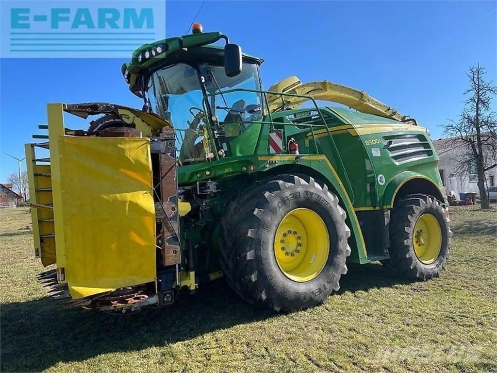 John Deere 8300 Forajere cu autopropulsare