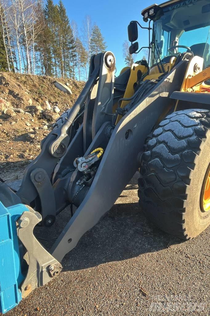 Volvo L 120 H Incarcator pe pneuri