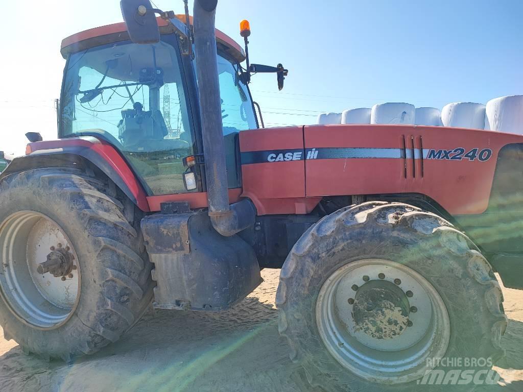 Case IH MX 240 Tractoare