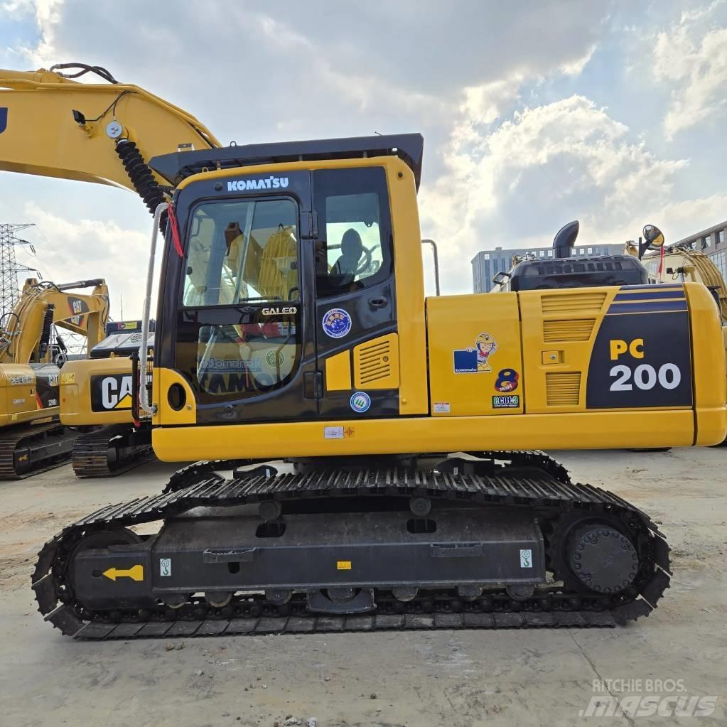 Komatsu PC 200-8 Excavatoare pe șenile
