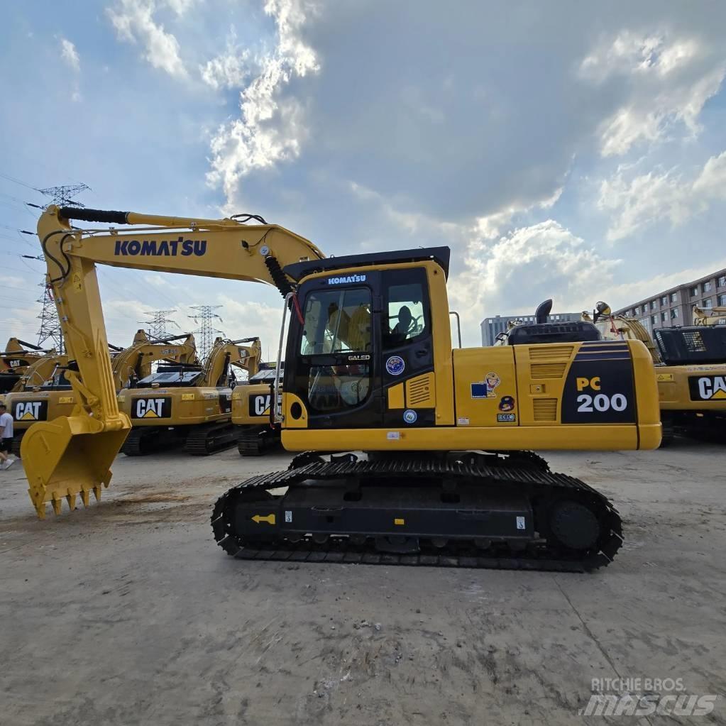 Komatsu PC 200-8 Excavatoare pe șenile
