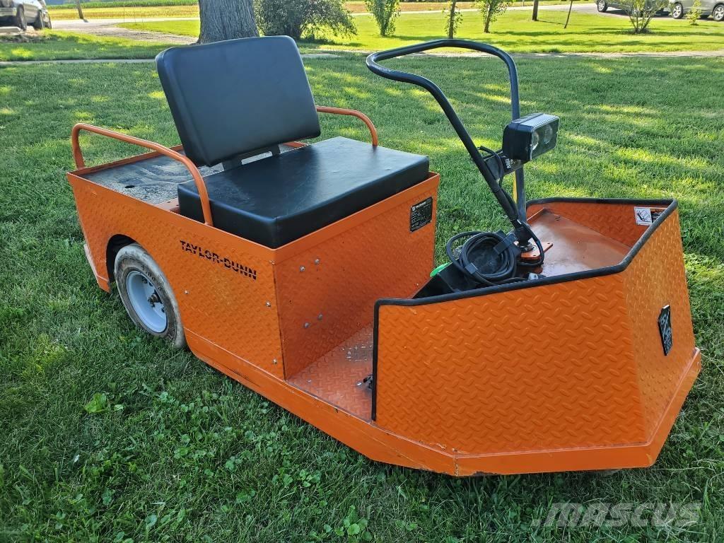 Taylor-Dunn SS536 Camioane de tractiune