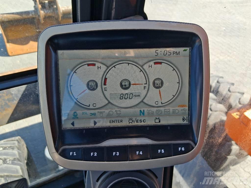 Doosan DX 140 W-3 Excavatoare cu roti