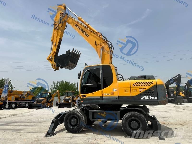 Hyundai R210W-9 Excavatoare cu roti
