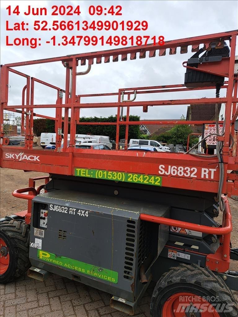 SkyJack SJ 6832 RT Platforme foarfeca