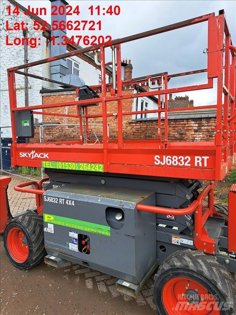 SkyJack SJ 6832 RT Platforme foarfeca