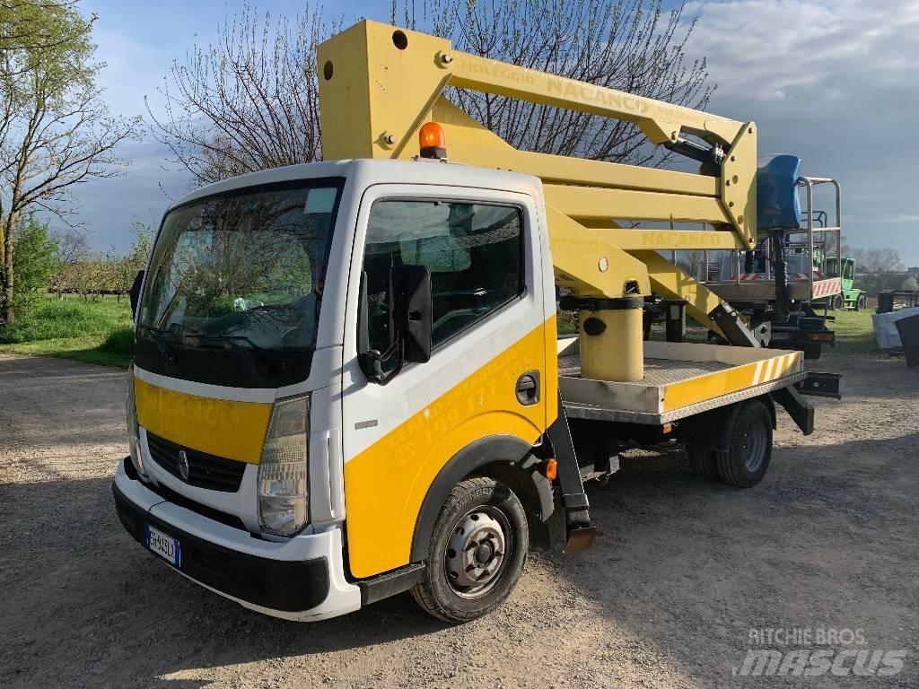 Socage DA320 Platforme aeriene montate pe camion