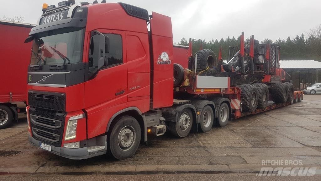 Komatsu 875 Transportoare
