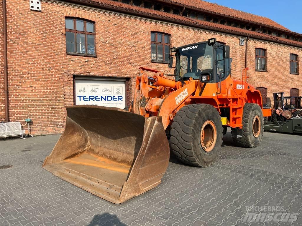 Doosan DL 300 Incarcator pe pneuri