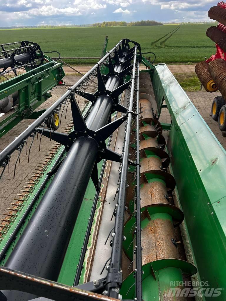 John Deere 630 R Combine capete pentru culegatoare