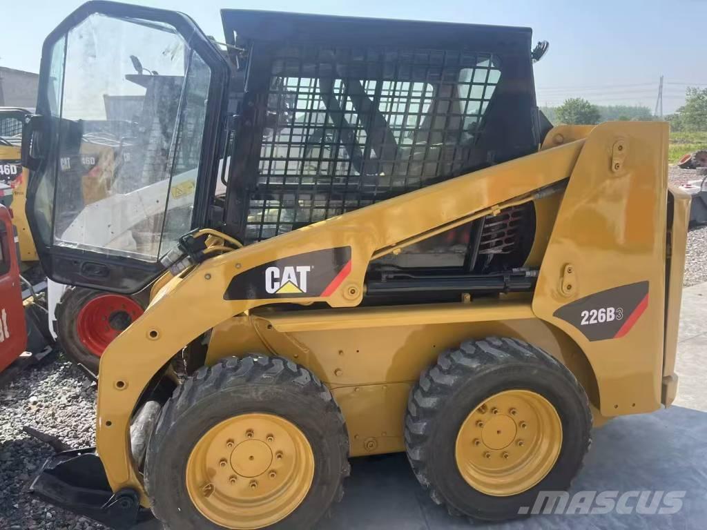 CAT 226 B 3 Mini incarcator