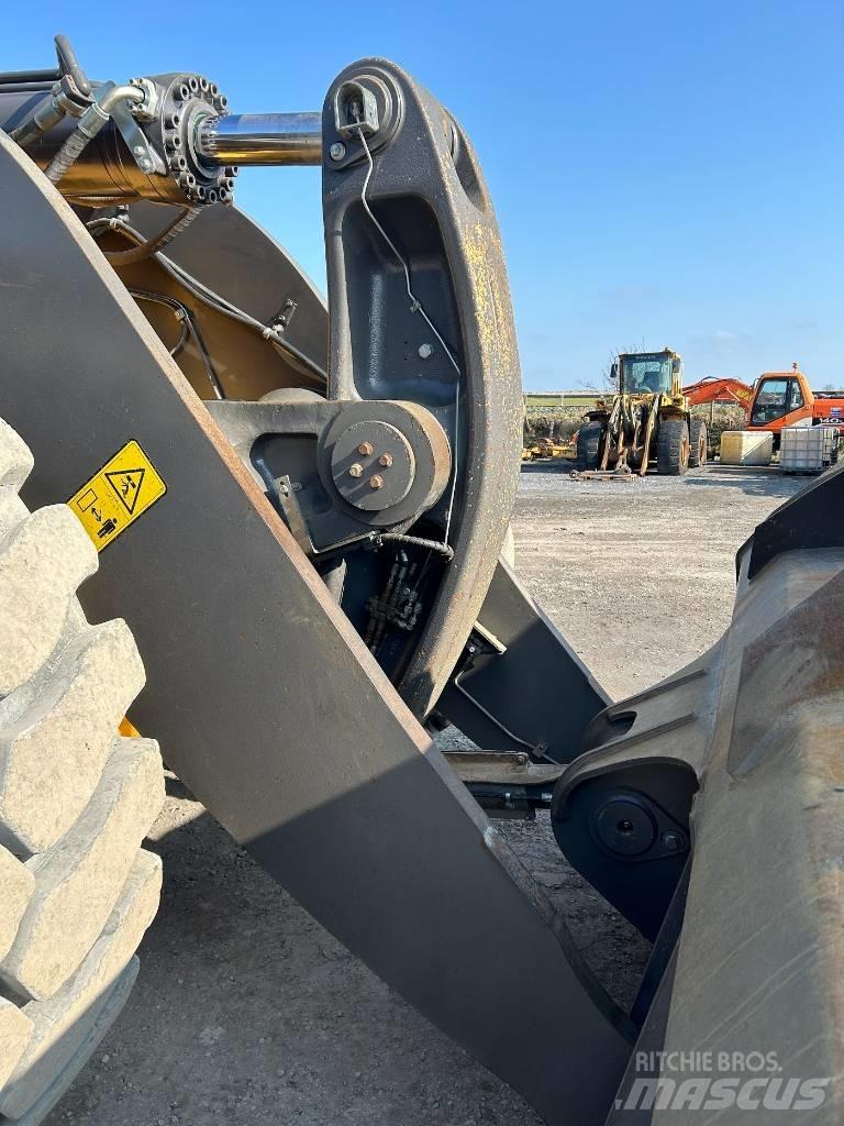 Volvo L 260 H Incarcator pe pneuri