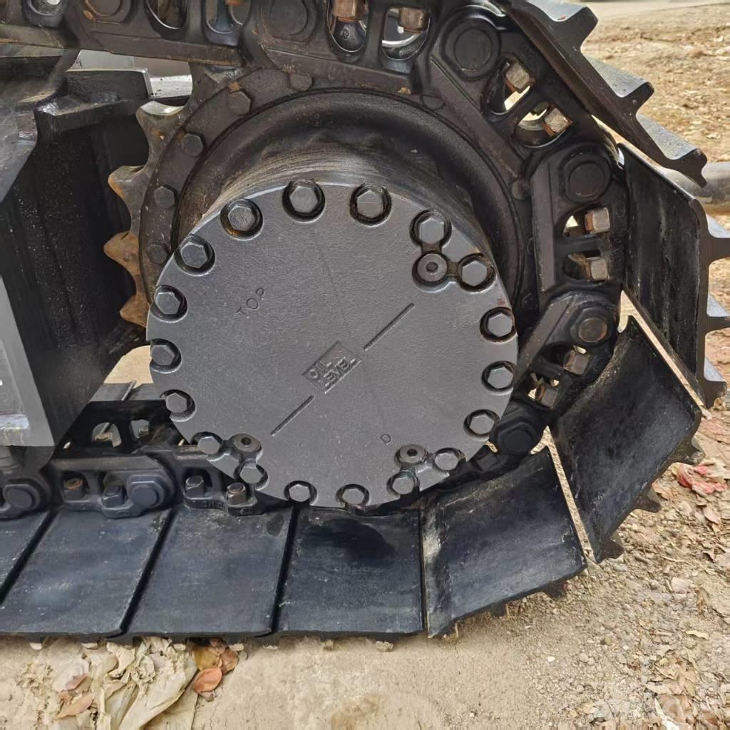 Komatsu PC 200-8 Excavatoare pe șenile
