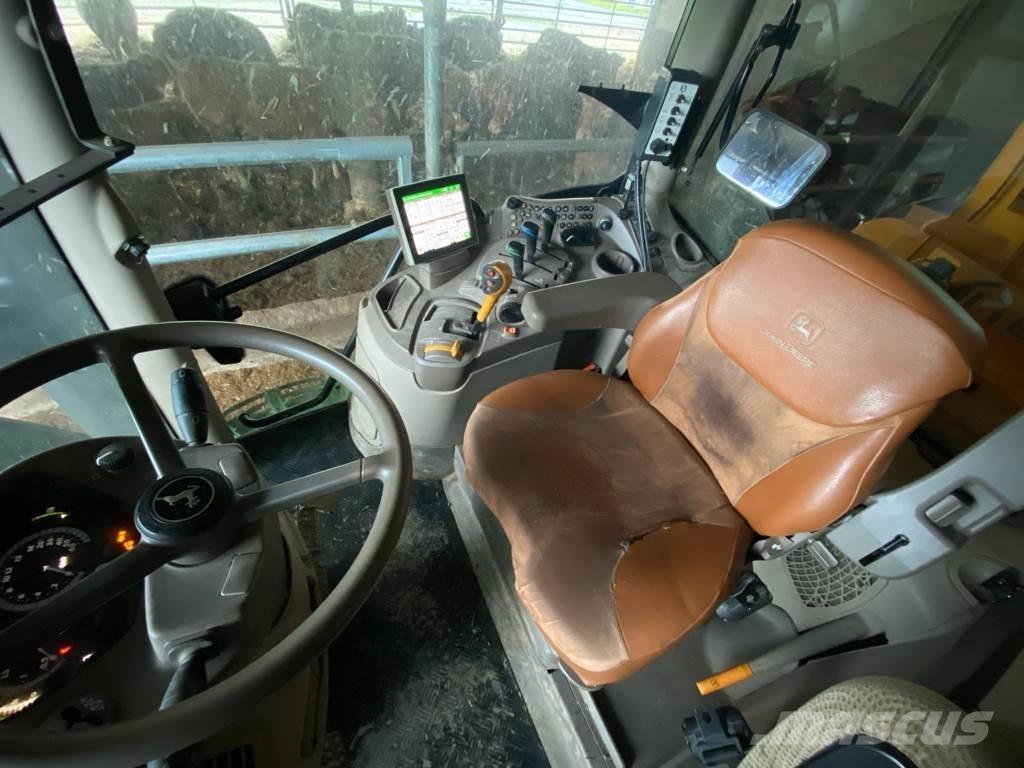 John Deere 6120R Tractoare