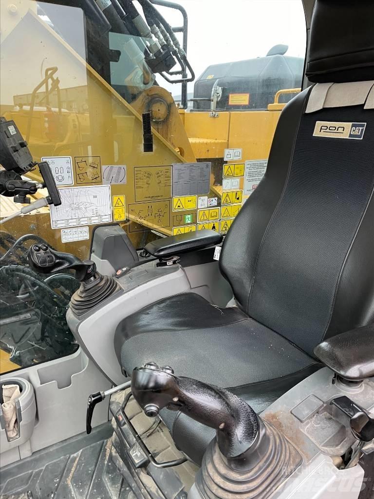 CAT 325F Excavatoare pe șenile
