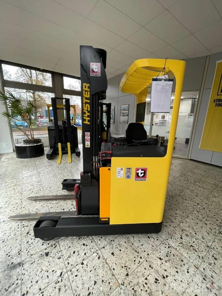 Hyster R 1.4 Stivuitor cu catarg retractabil