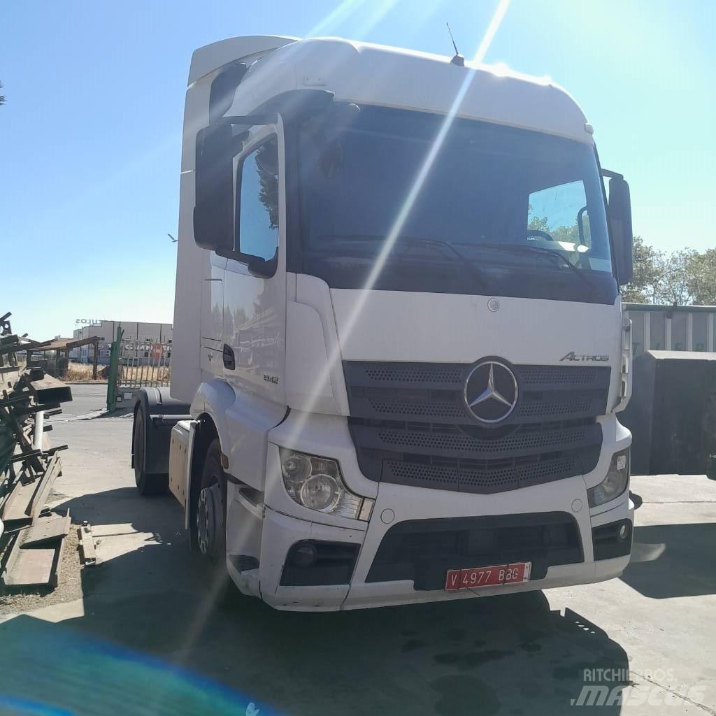 Mercedes-Benz 1842 Autotractoare