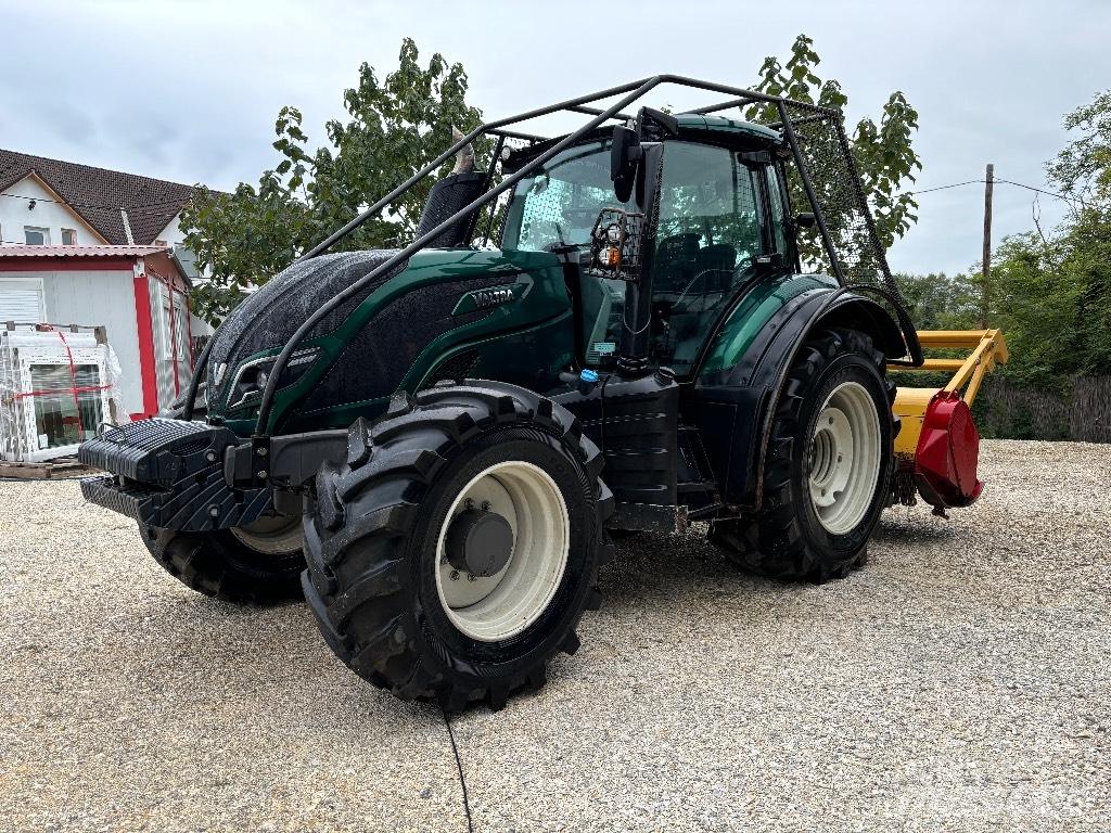 Valtra T 174 Tractoare