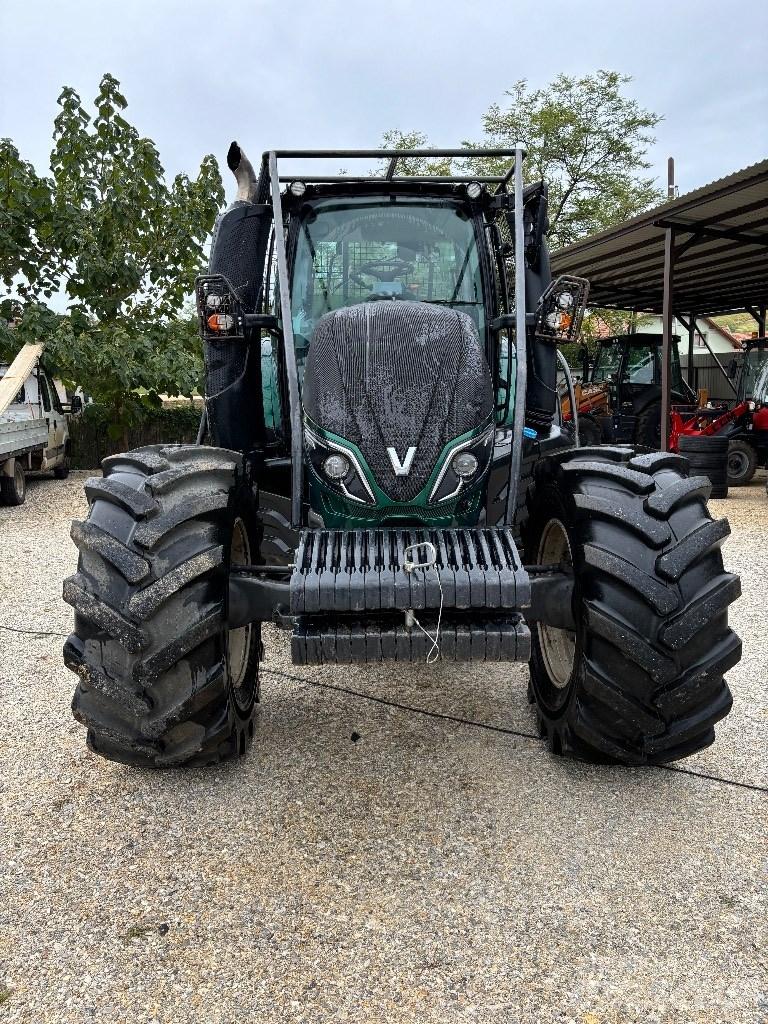 Valtra T 174 Tractoare