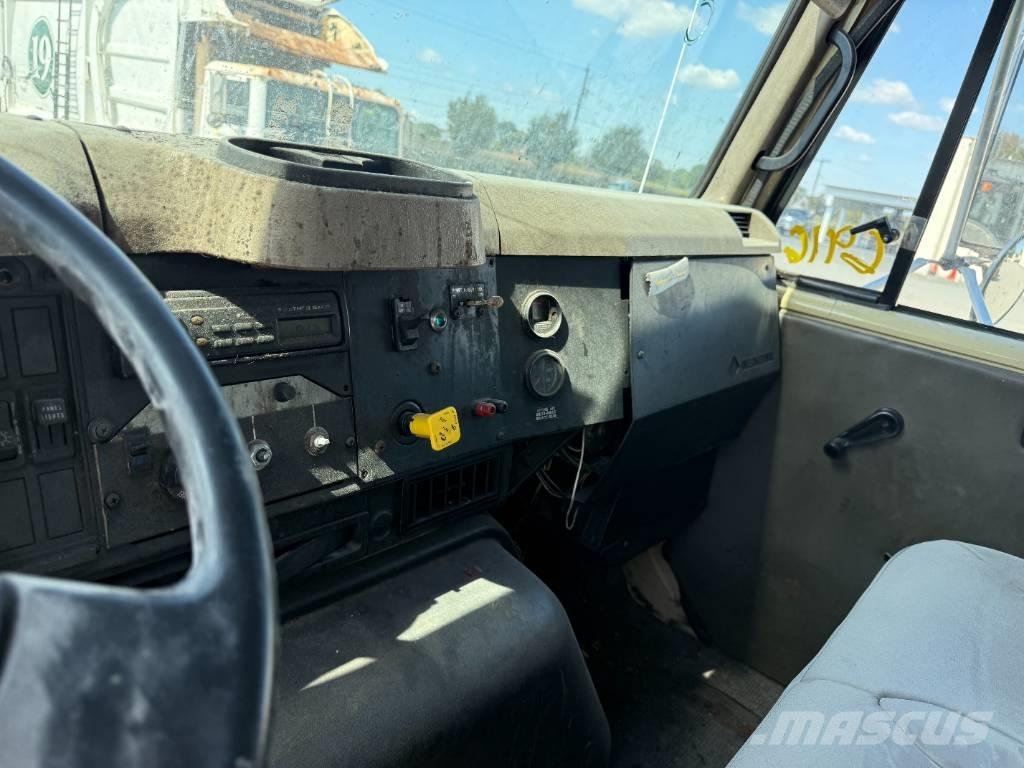 International 2574 Camion de deseuri