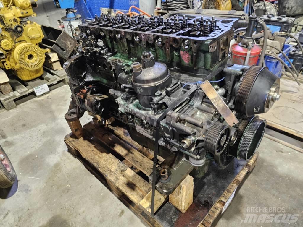 Volvo D8J Motoare