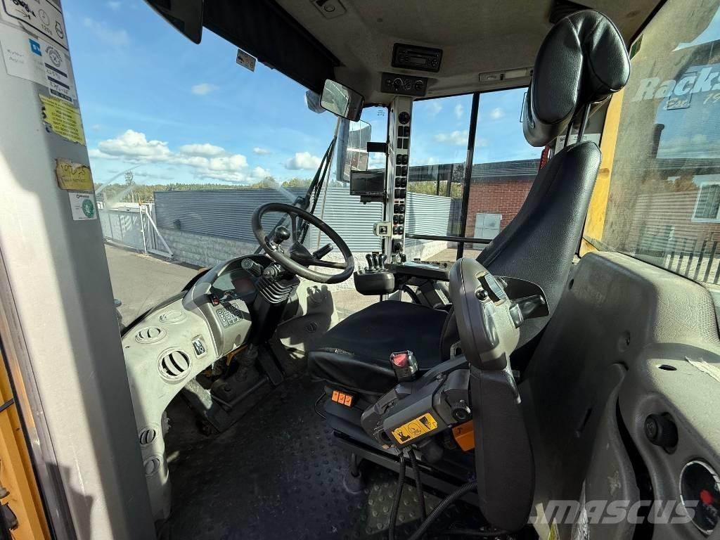 Volvo L 120 F Incarcator pe pneuri
