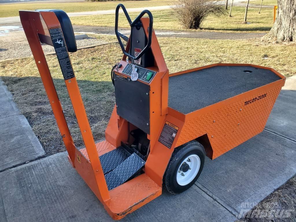 Taylor-Dunn SC100 Camioane de tractiune