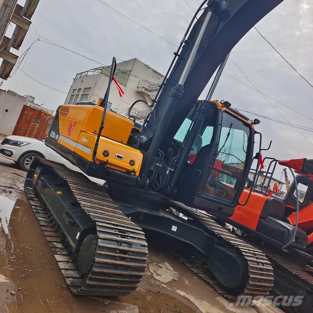Hyundai 220 LC -9 Excavatoare pe șenile

