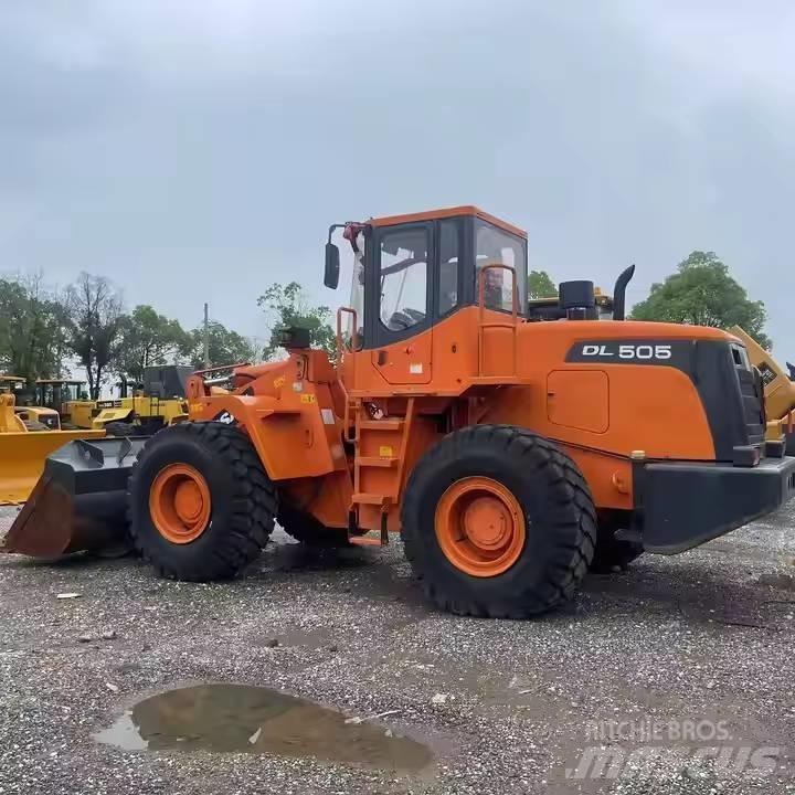 Doosan DL505 Incarcator pe pneuri