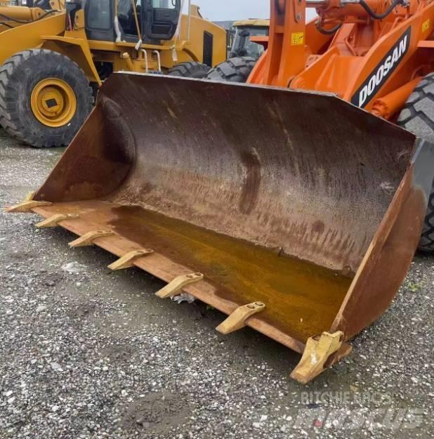 Doosan DL505 Incarcator pe pneuri