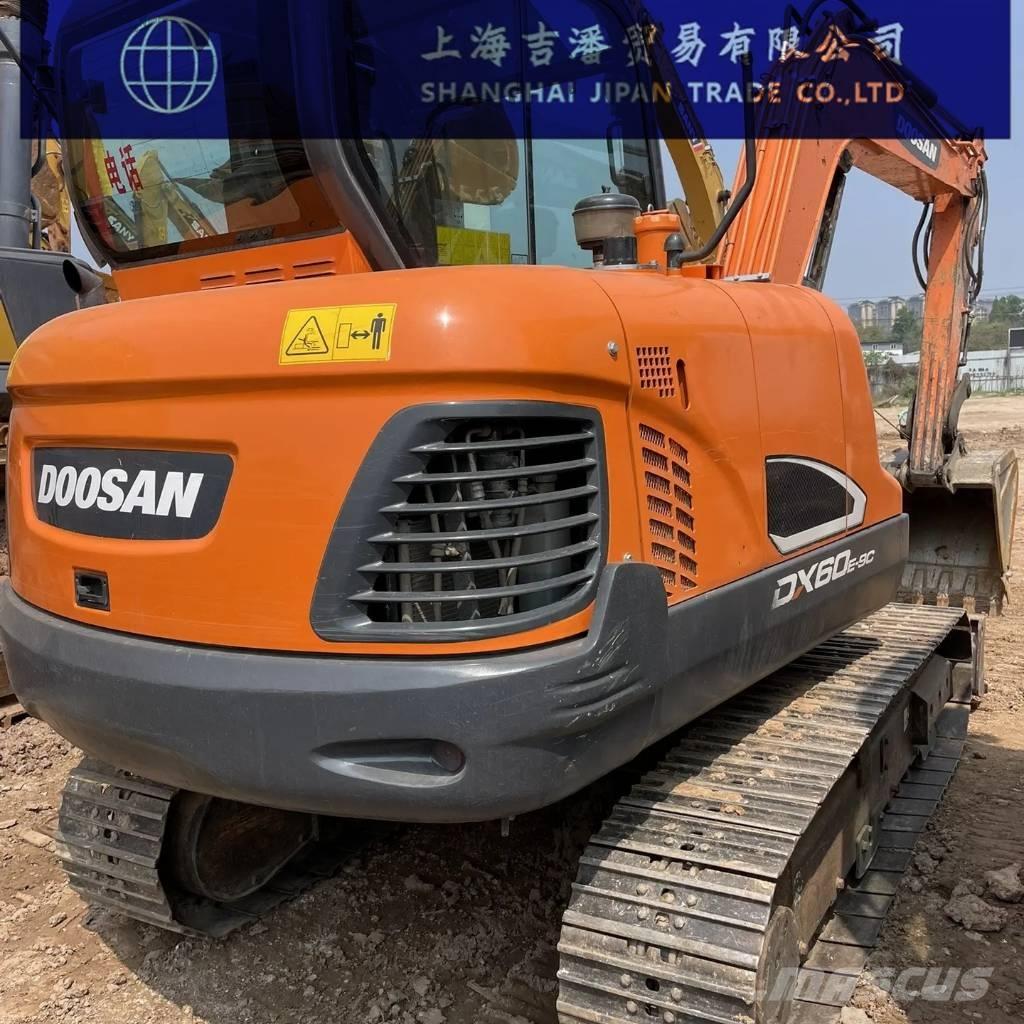 Doosan DX 60 Excavatoare pe șenile
