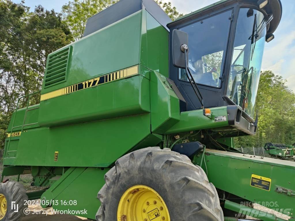 John Deere 1177 Combine de secerat