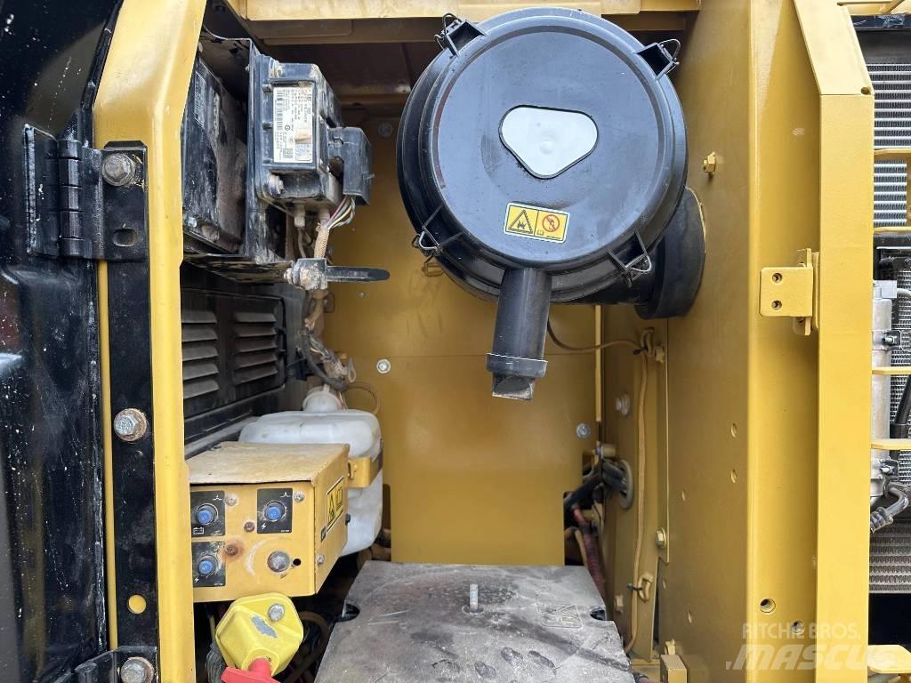 CAT 320D Excavatoare pe șenile
