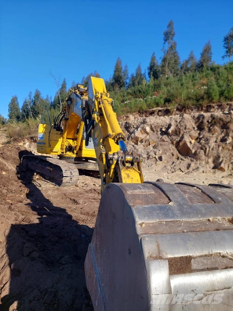 Komatsu PC 228 LC-3 Excavatoare pe șenile
