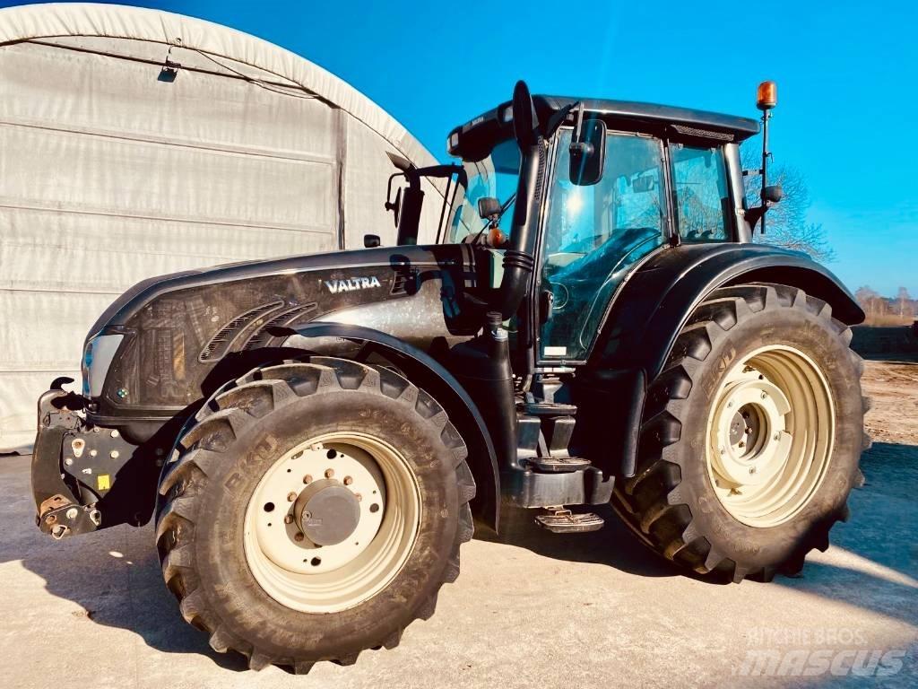 Valtra T 203 Tractoare
